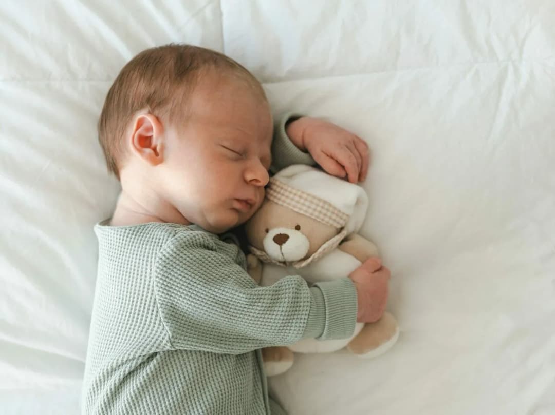 Najlepsze przytulanki dla niemowlaka - co wybrać, aby były bezpieczne?